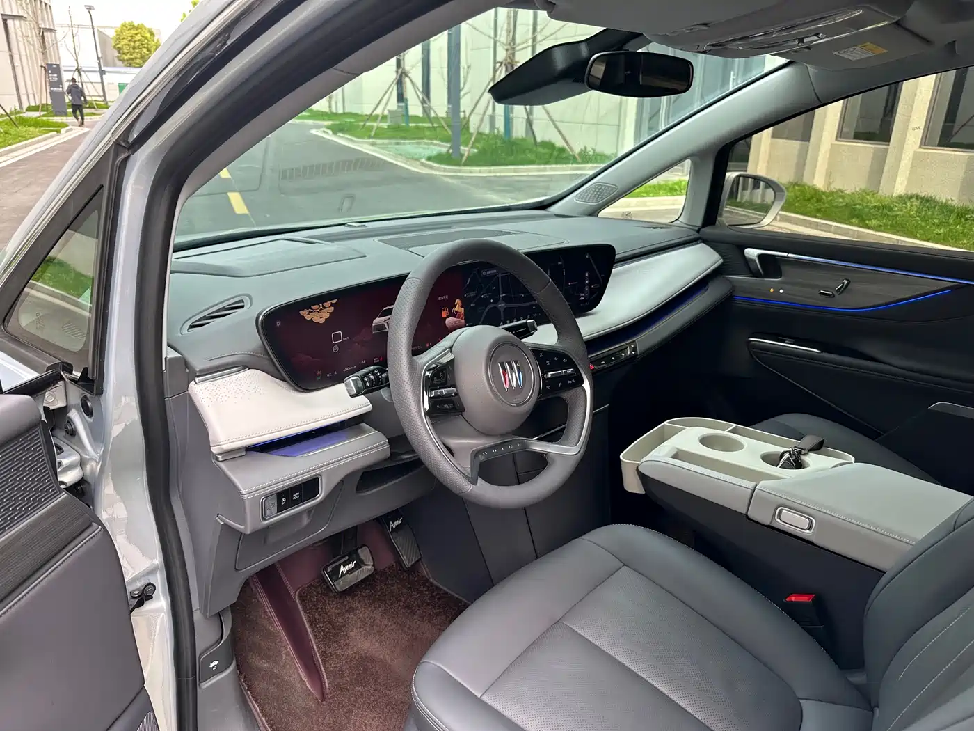 Buick GL8 2026 Luzun Smart Edition фото 5