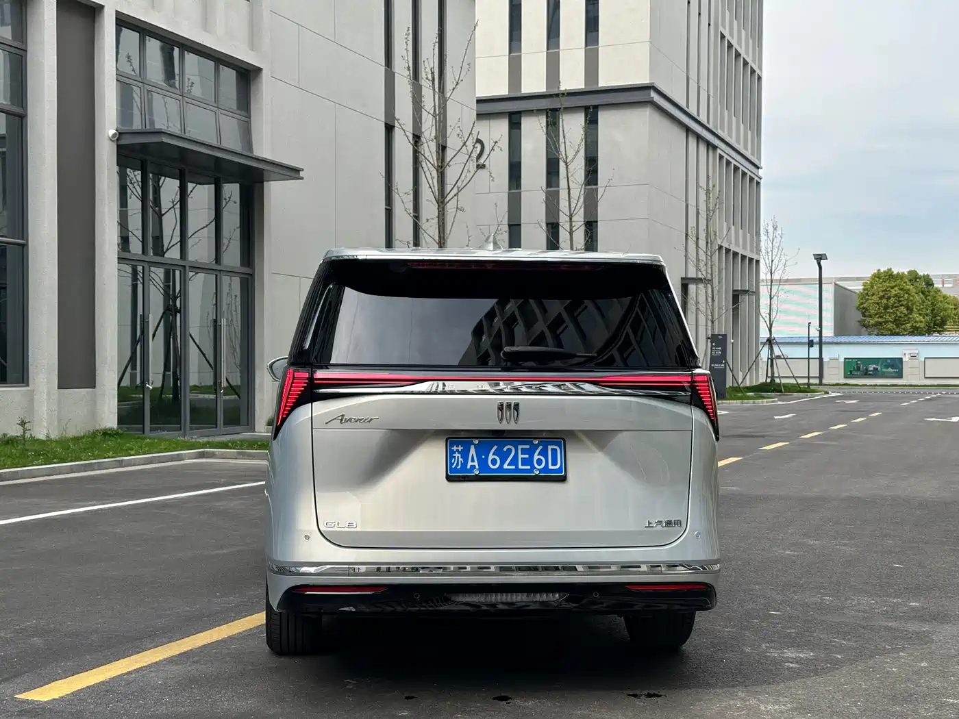 Buick GL8 2026 Luzun Smart Edition фото 18