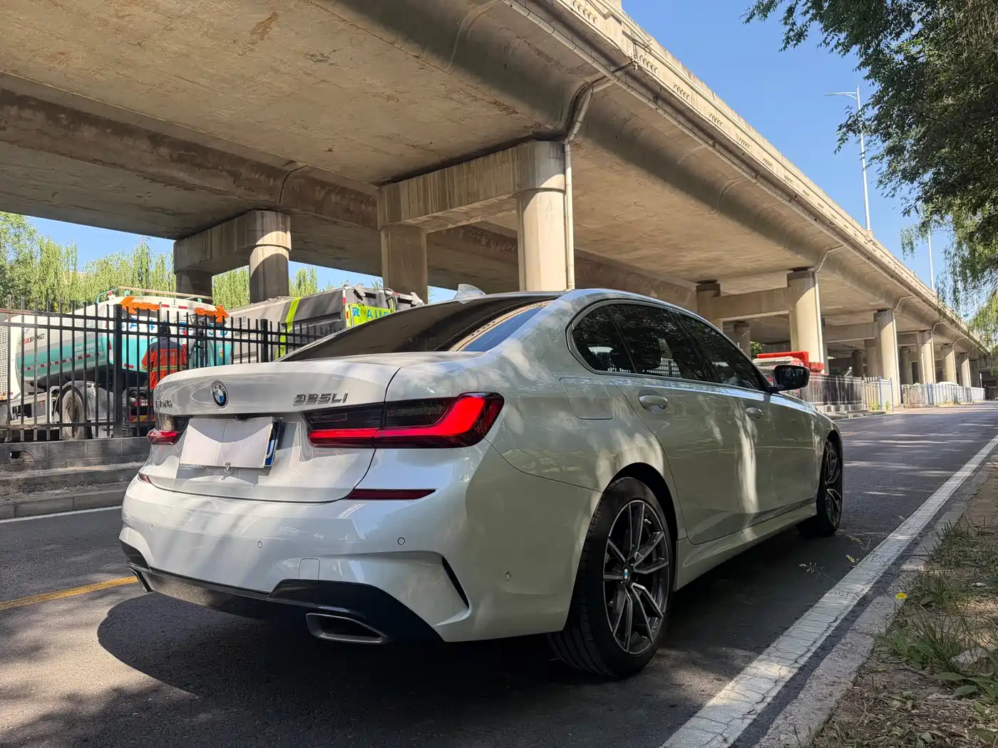 BMW 3 Series 2022 325Li M Sport Package фото 13