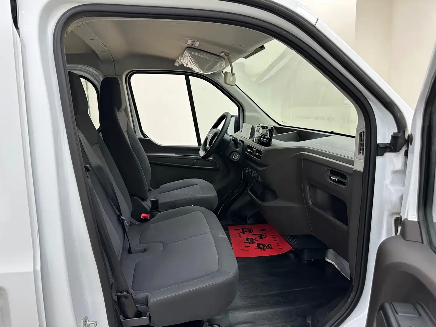 Jiangling E-Fushun 2025 2025 Clear Window Version 41.86kWh Short Wheelbase Low Roof