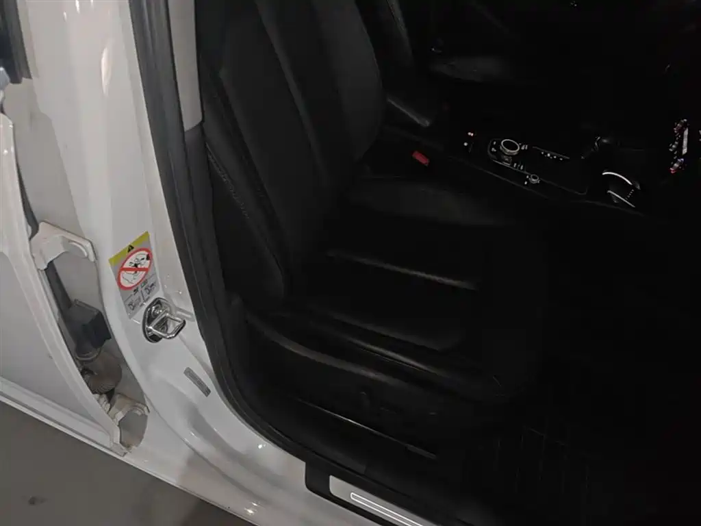 Audi A3 2018 30th Anniversary Sportback 35 TFSI Style фото 25