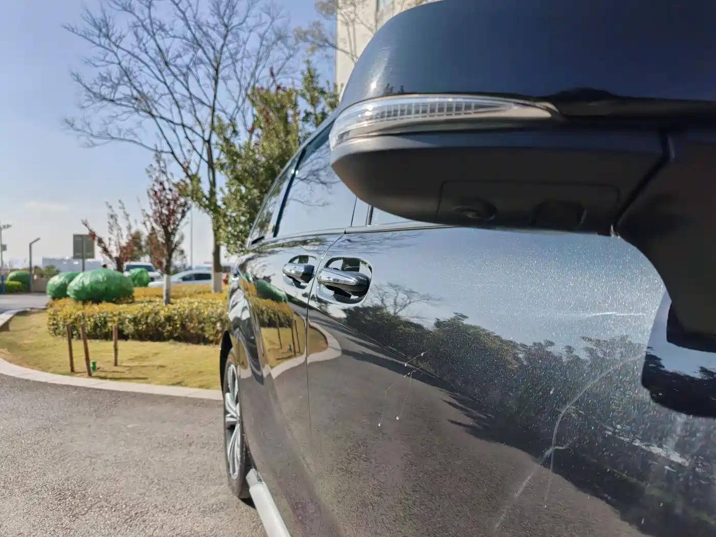 Toyota Granvia 2023 2.5L Hybrid VIP Edition фото 33