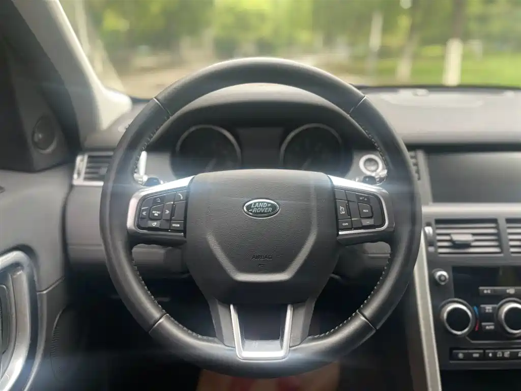 Land Rover Discovery Sport 2018 240PS SE Edition фото 17