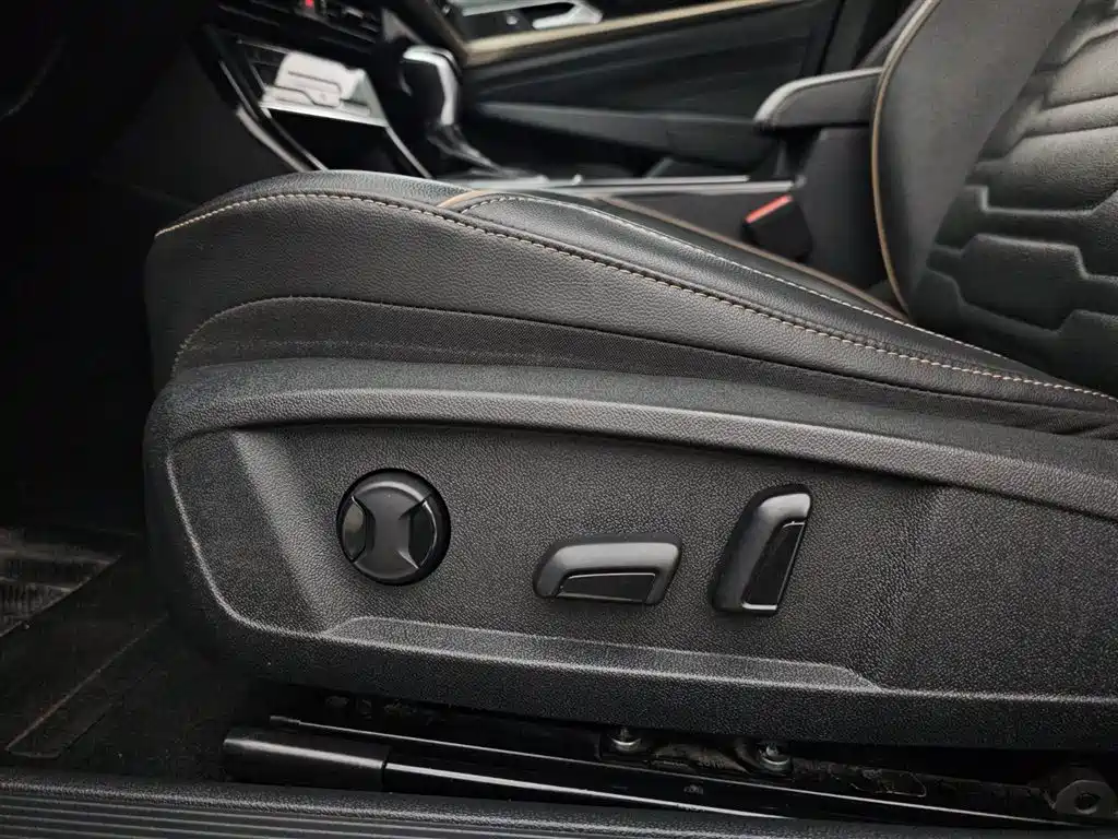 Volkswagen Passat 2020 330TSI Elite Edition China VI фото 7