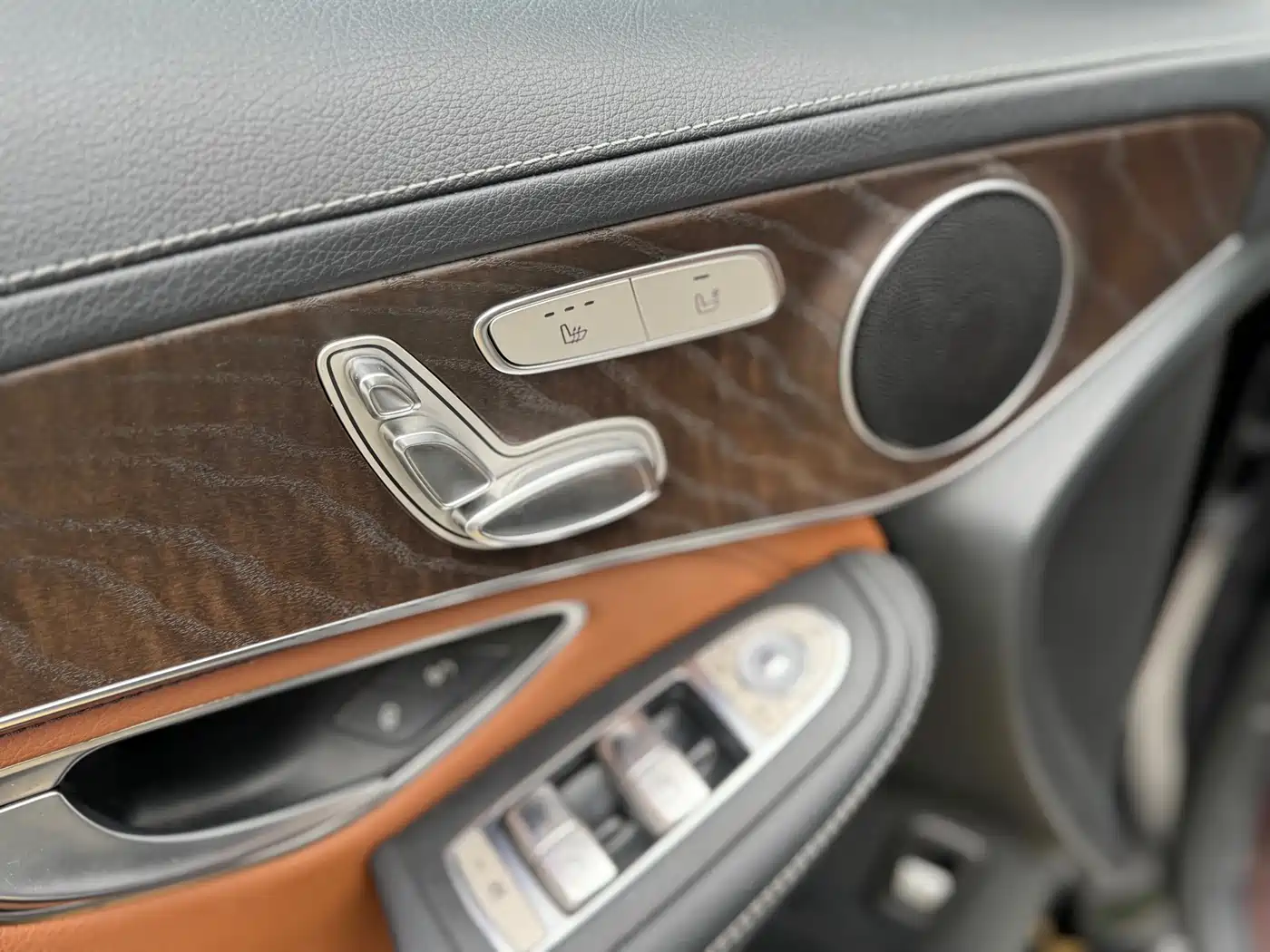 Mercedes-Benz GLC 2020 Facelift GLC 260 L 4MATIC Luxury фото 16
