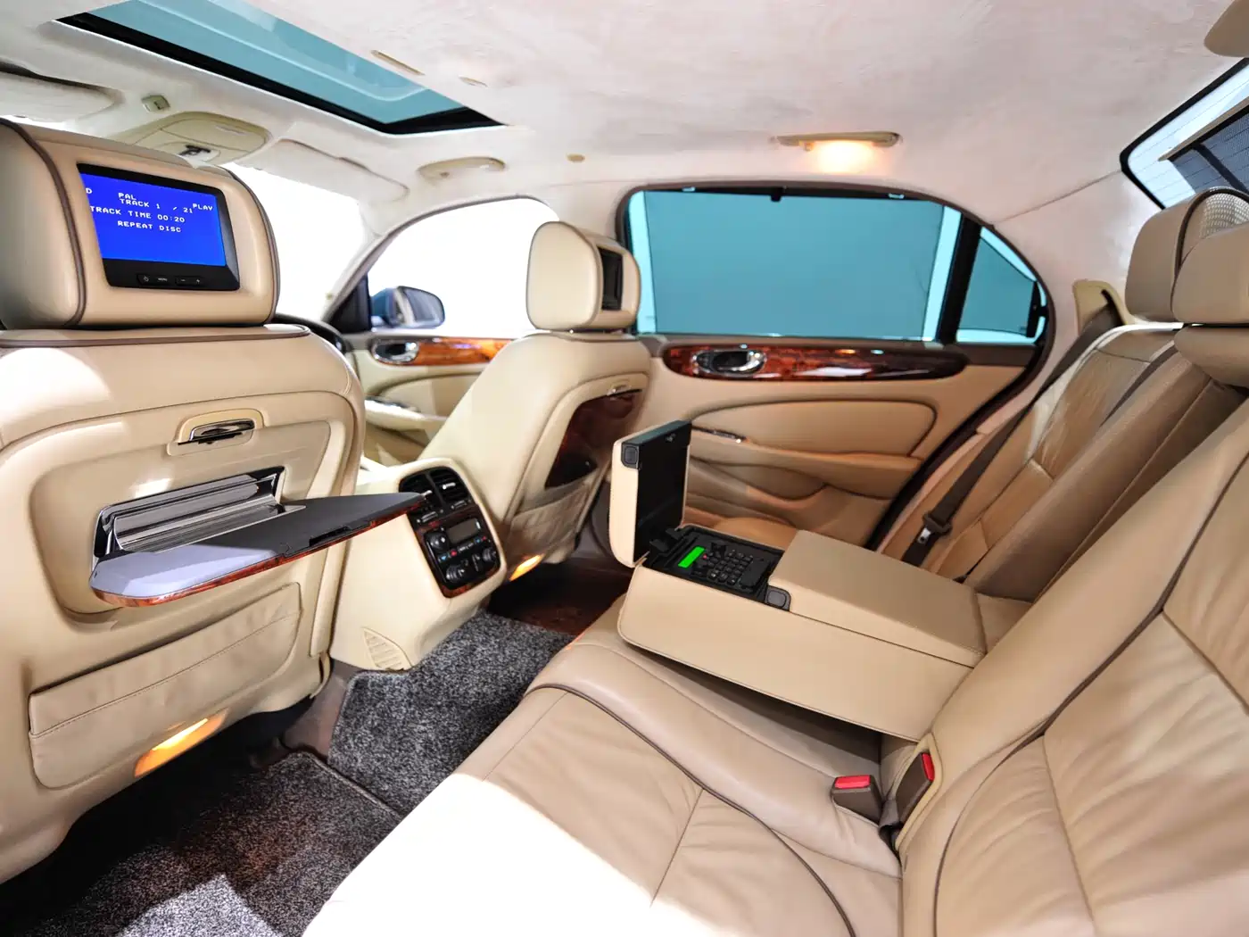 Jaguar XJ 2007 Model XJ6L 3.0 Royal Long Wheelbase фото 16