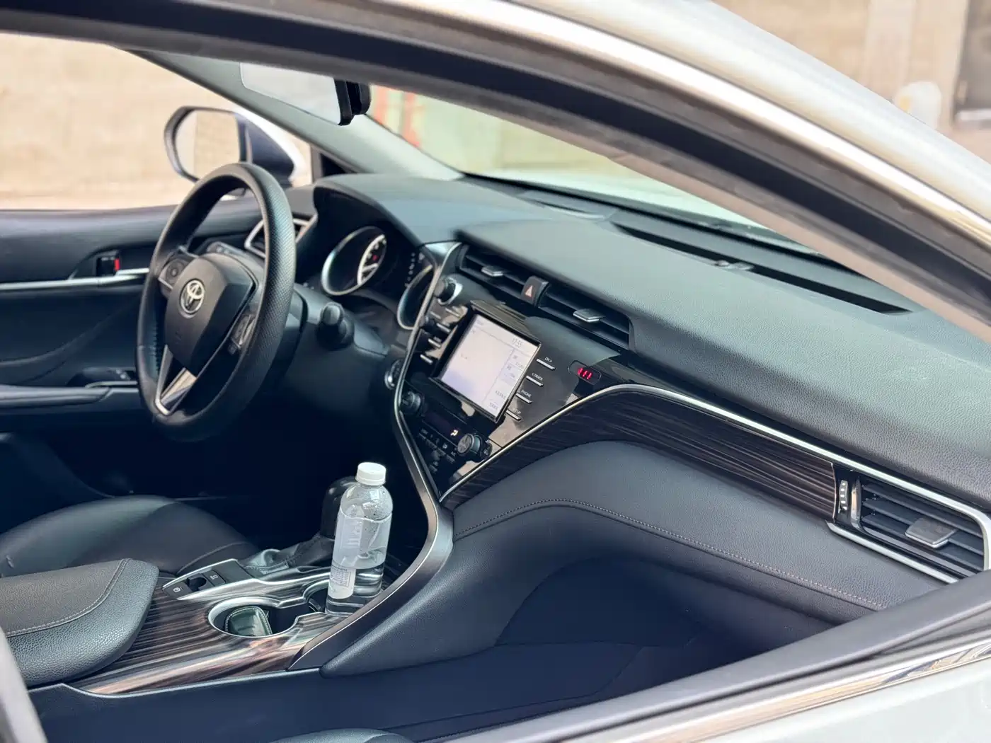 Toyota Camry 2018 2.0G Luxury Edition фото 10
