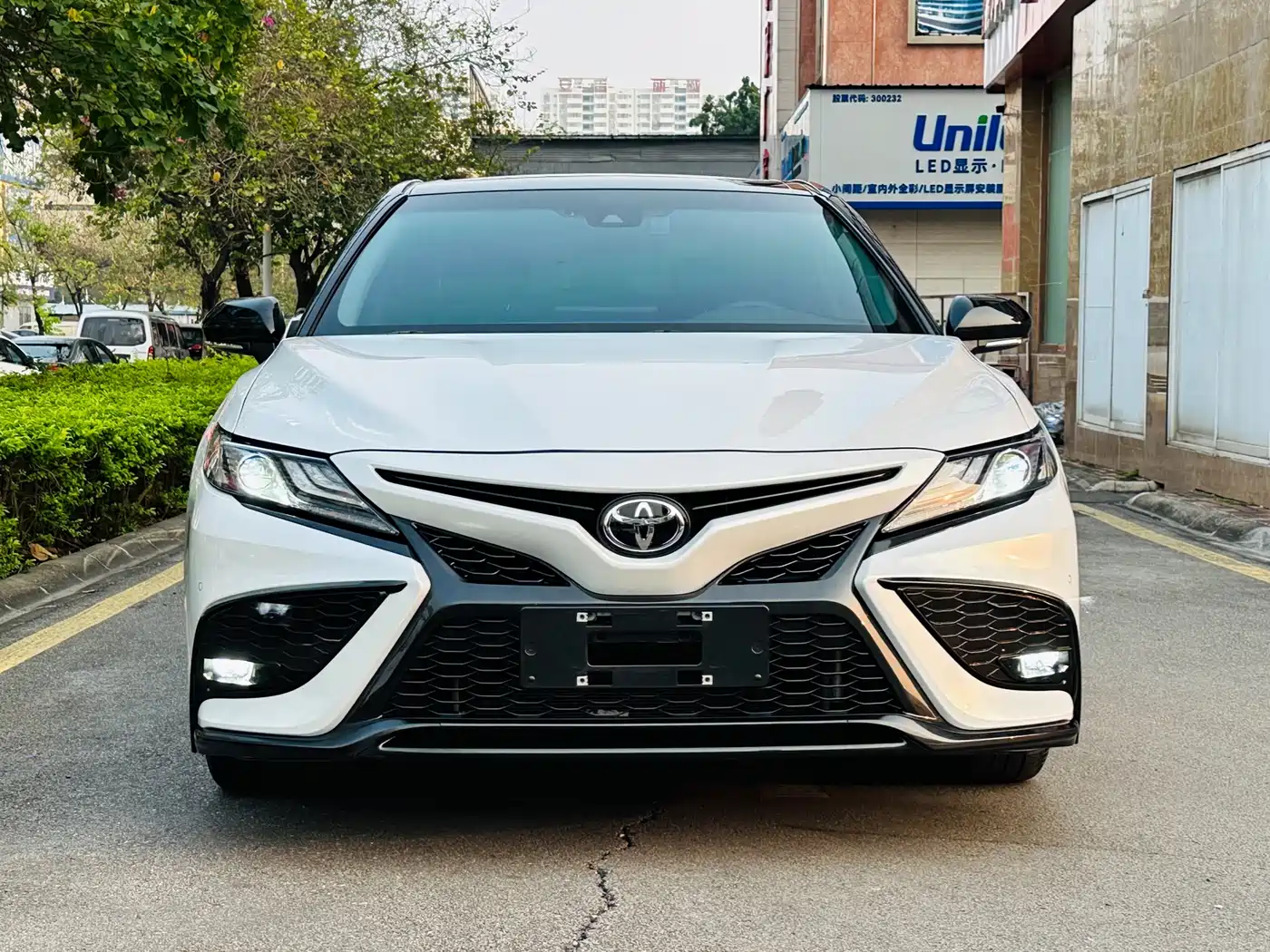 Toyota Camry 2022 2.0S Knight Edition фото 2