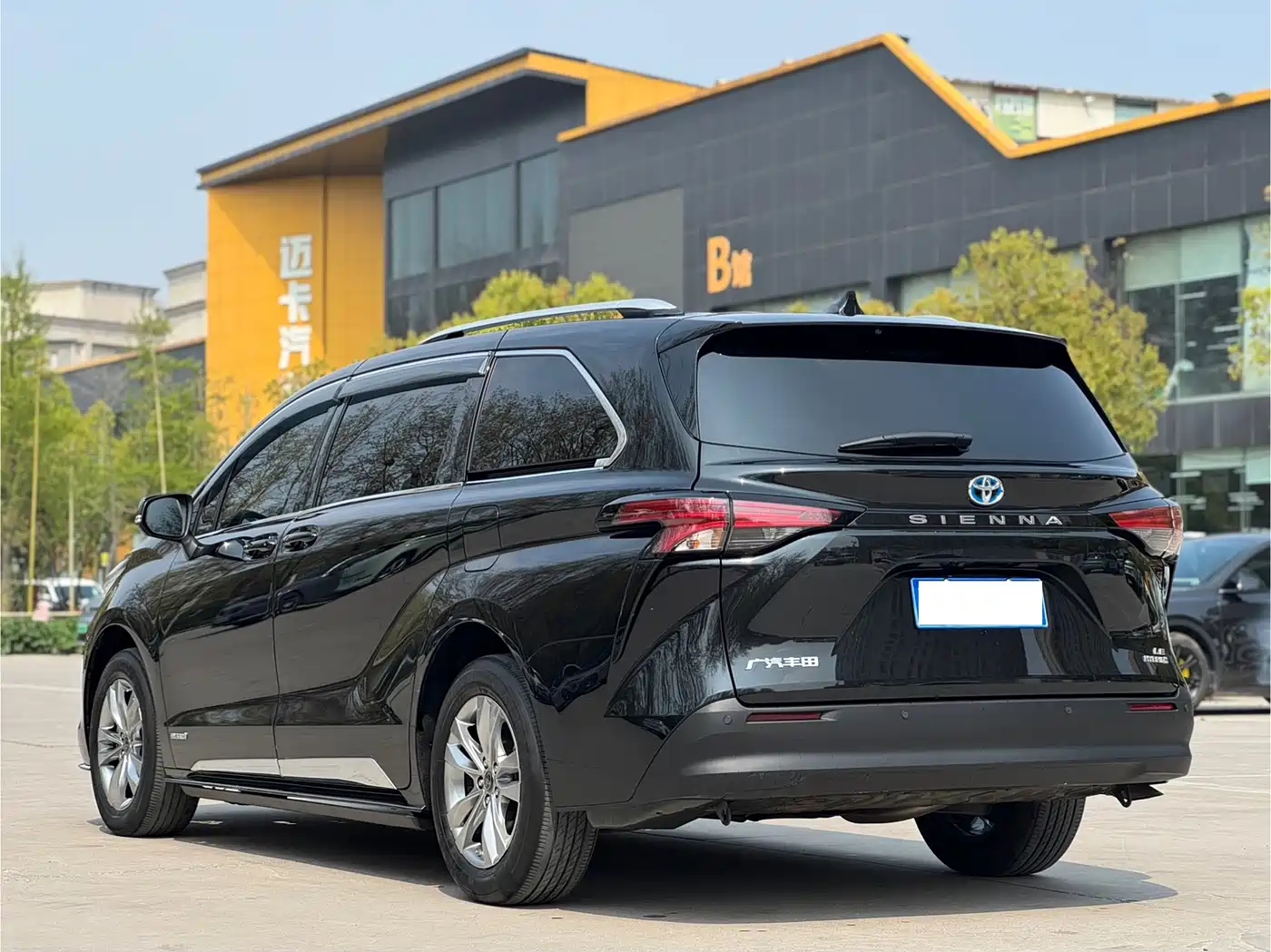 Toyota Sienna 2024 2.5L Hybrid Comfort Edition фото 6