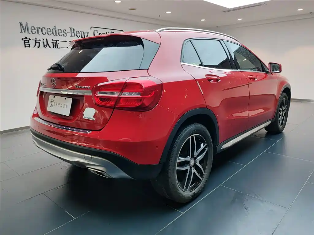 Mercedes-Benz GLA 2015 GLA 220 4MATIC Fashion Edition фото 5