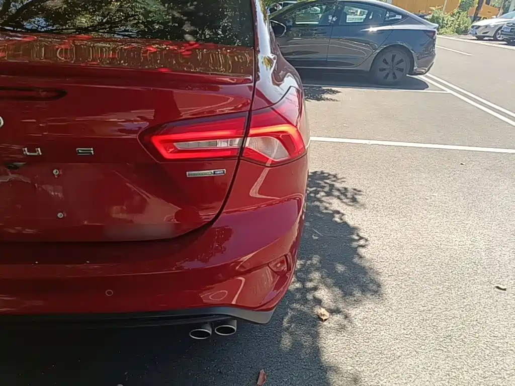 Ford Focus 2023 2022 Sedan EcoBoost 180 Automatic ST Line