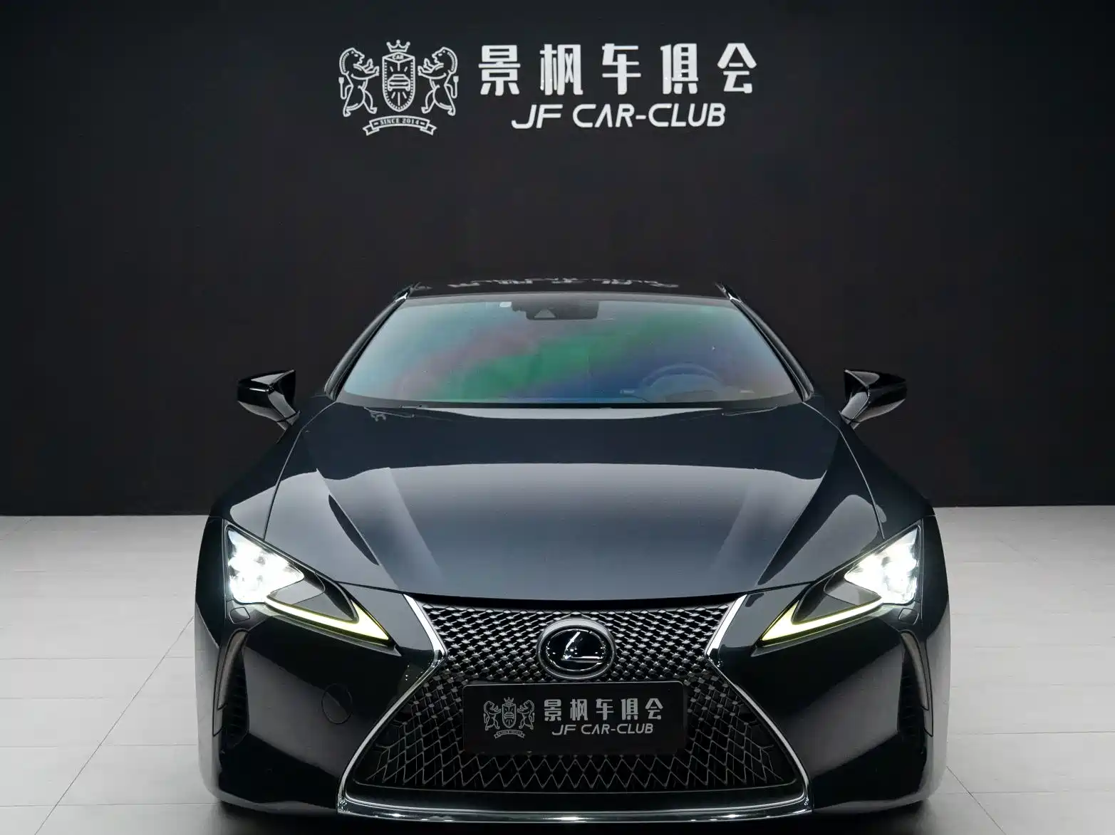 Фото 3 - Lexus LC