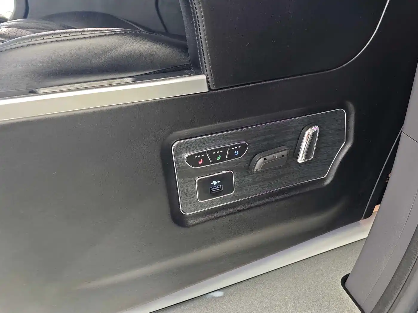 Фото 23 - Toyota Sienna