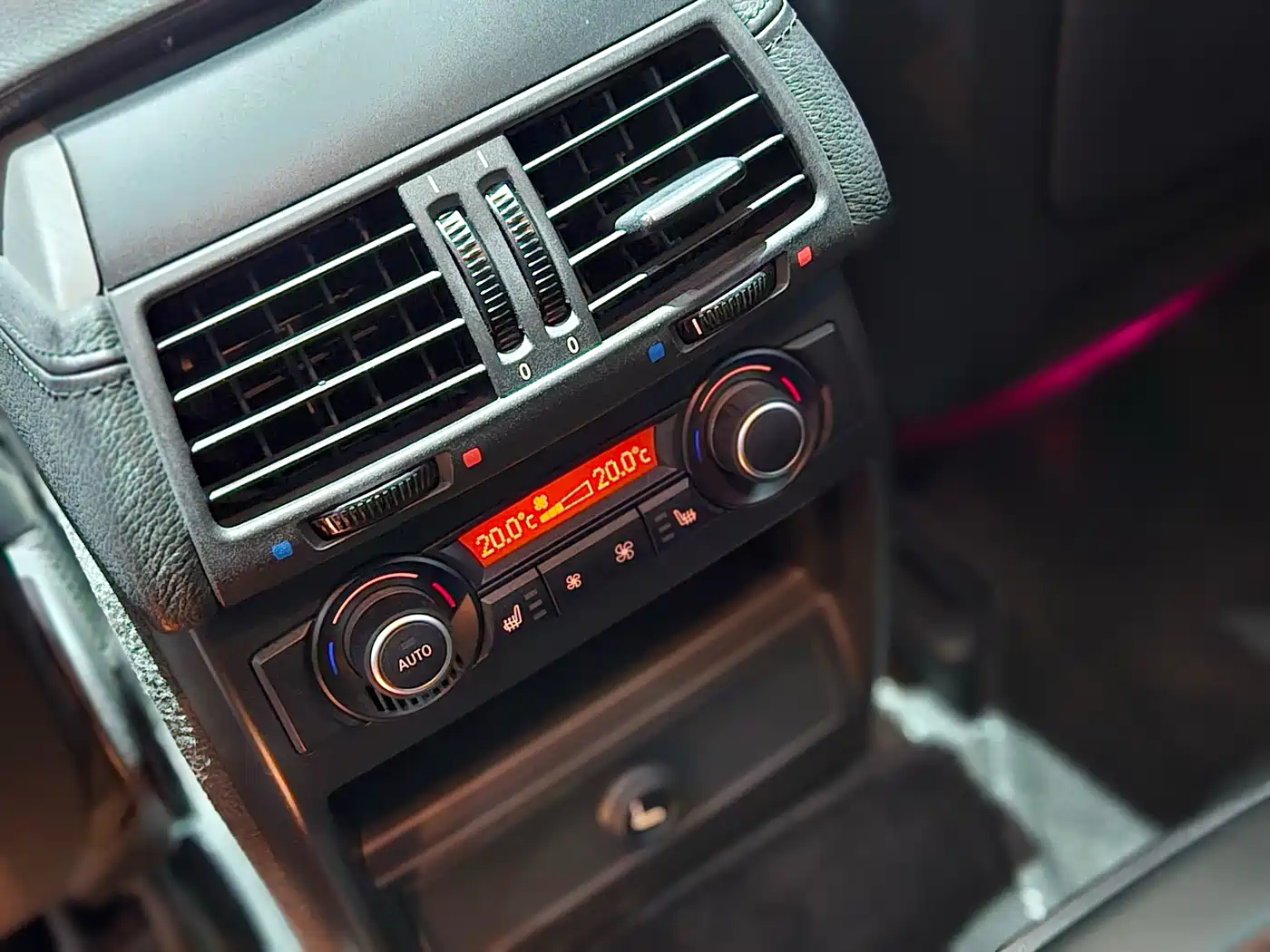 BMW X6 M 2010 X6 M фото 17