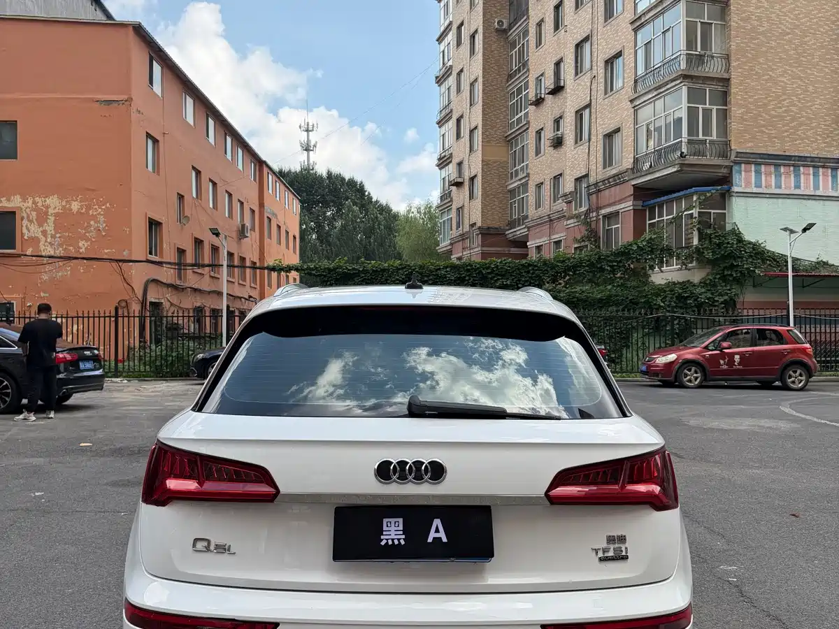 Photo 7 - Audi Q5L