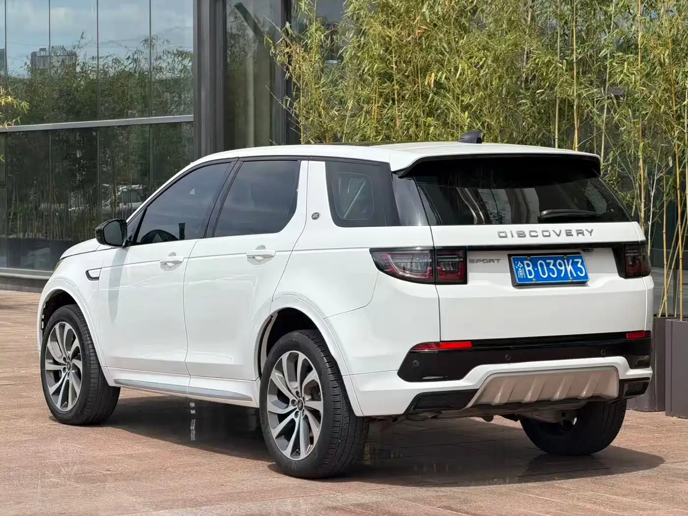 Land Rover Discovery Sport 2023 249PS R-Dynamic SE Performance Technology Version фото 2