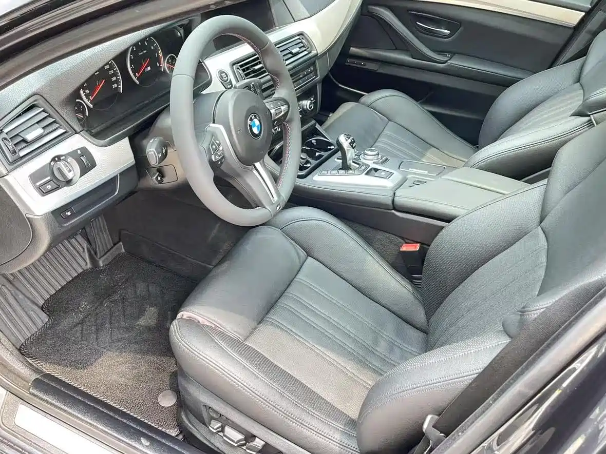 BMW M5 2012 M5 фото 7