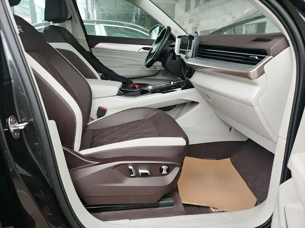 صورة 25 - Volkswagen Talagon