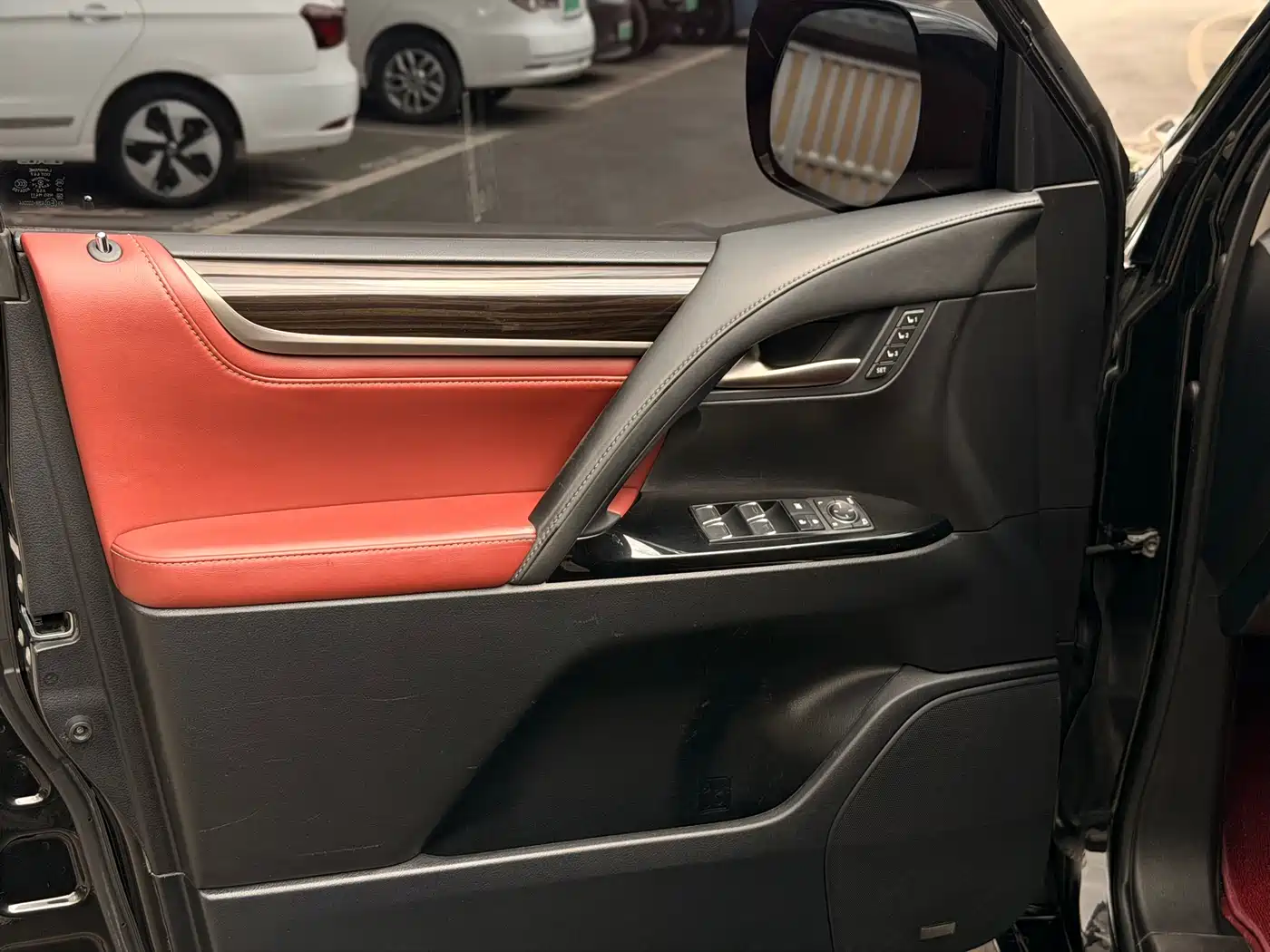 Lexus LX 2017 570 Prestige Luxury фото 8