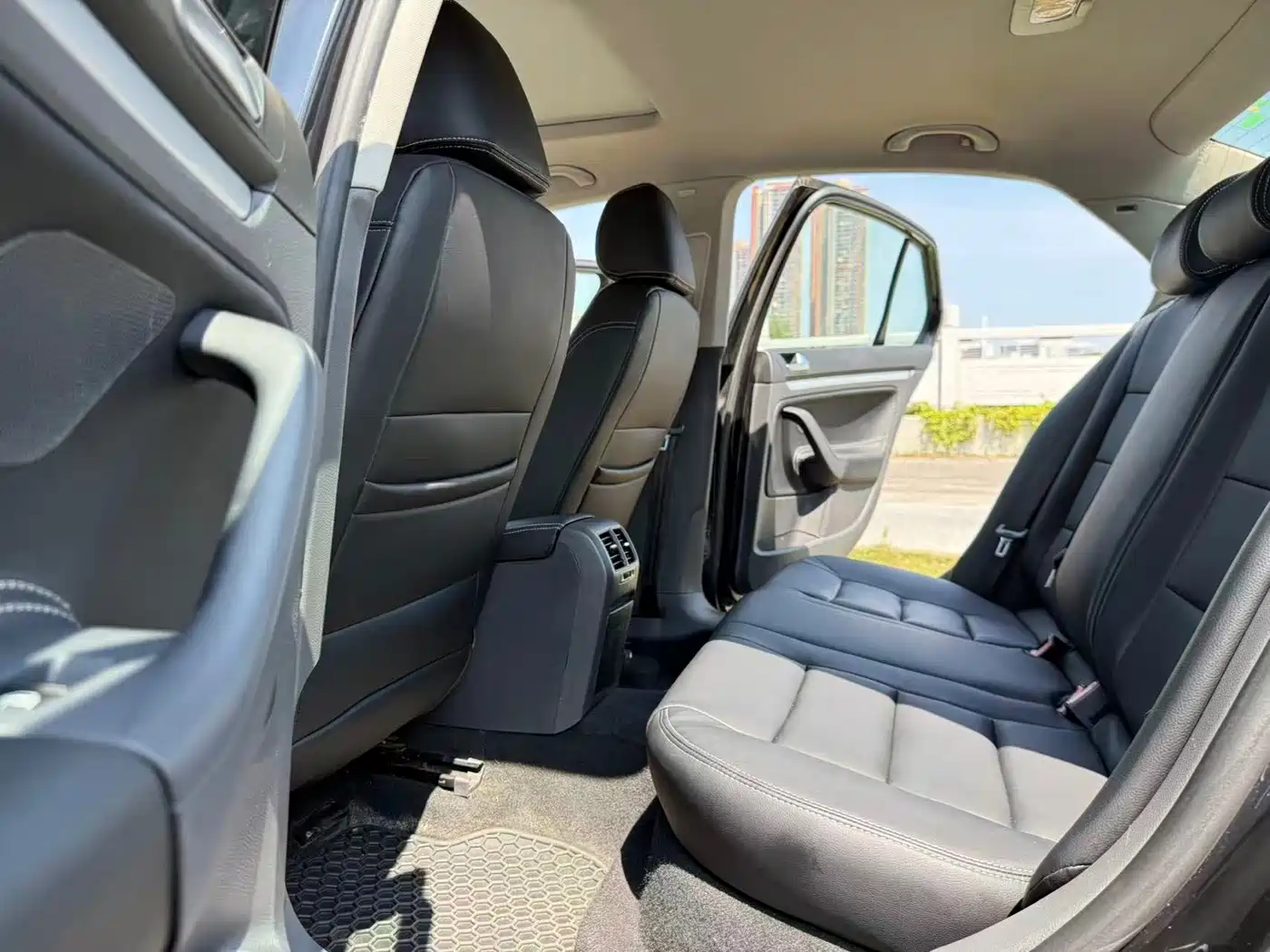 Volkswagen Sagitar 2009 2009 Model 1.8TSI Automatic Champion Edition