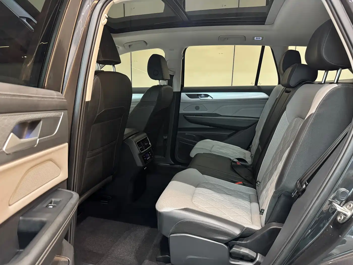 Volkswagen Talagon 2023 380TSI 4WD R-Line Touring Edition фото 6