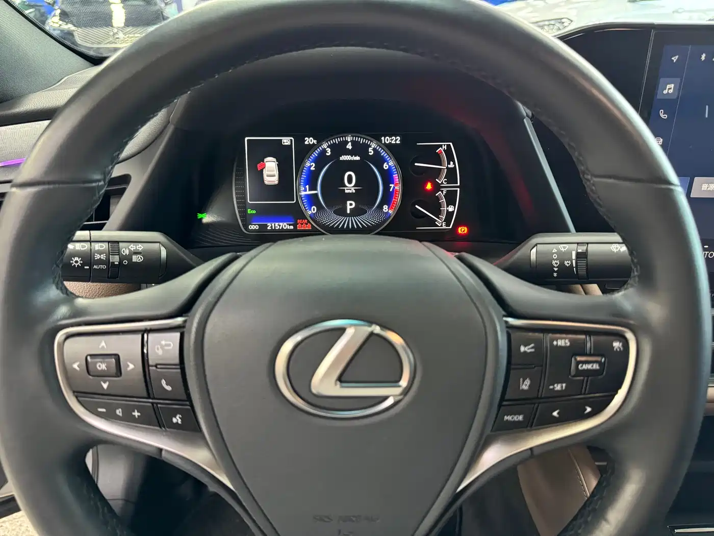 Lexus ES 2025 200 Ultimate Edition фото 9