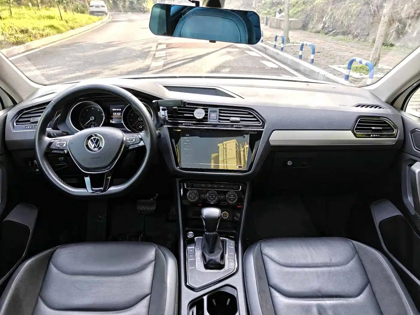 Volkswagen Tiguan L 2021 330TSI Automatic 2WD Smart фото 14