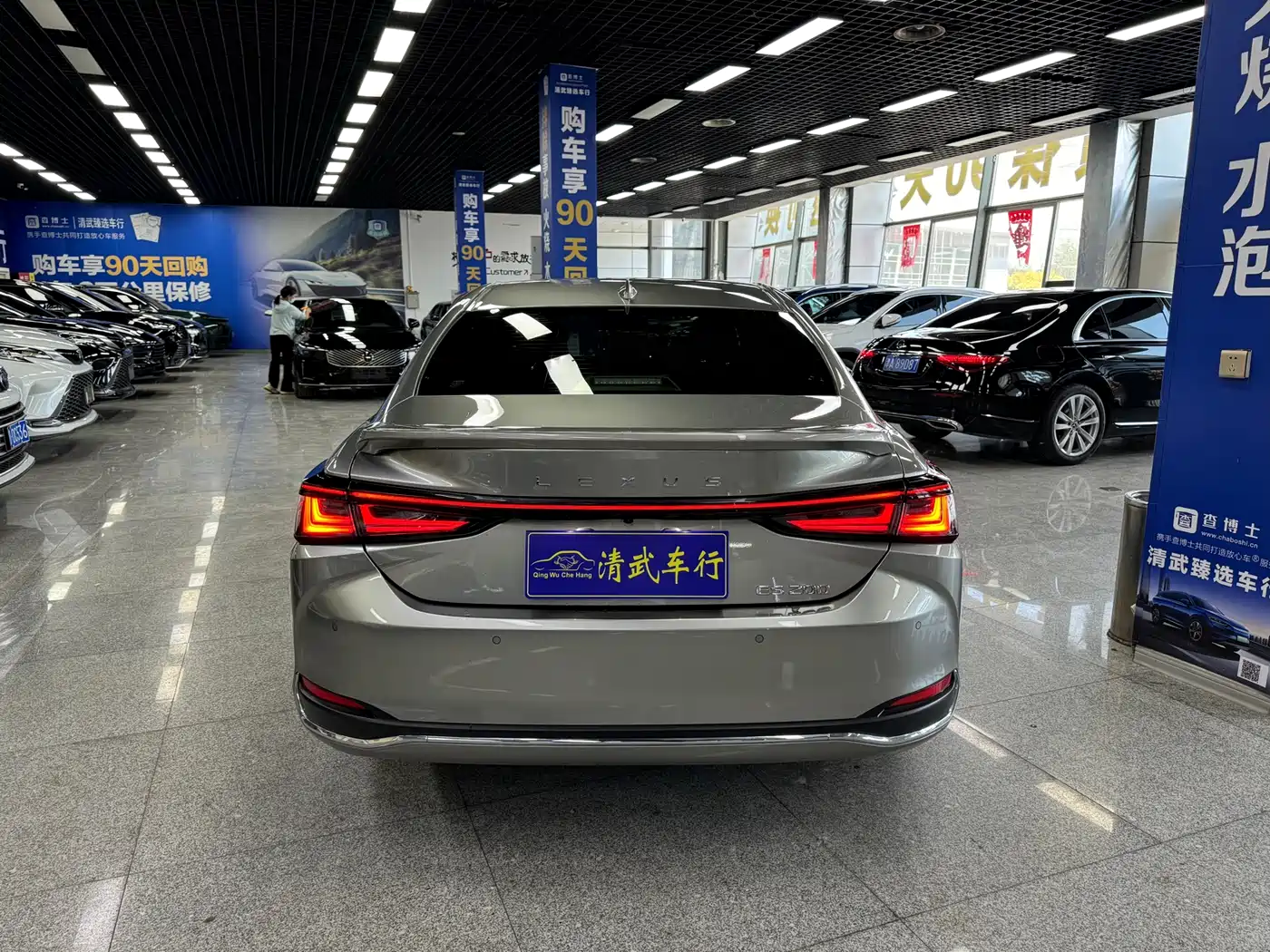 Lexus ES 2025 200 Ultimate Edition фото 15