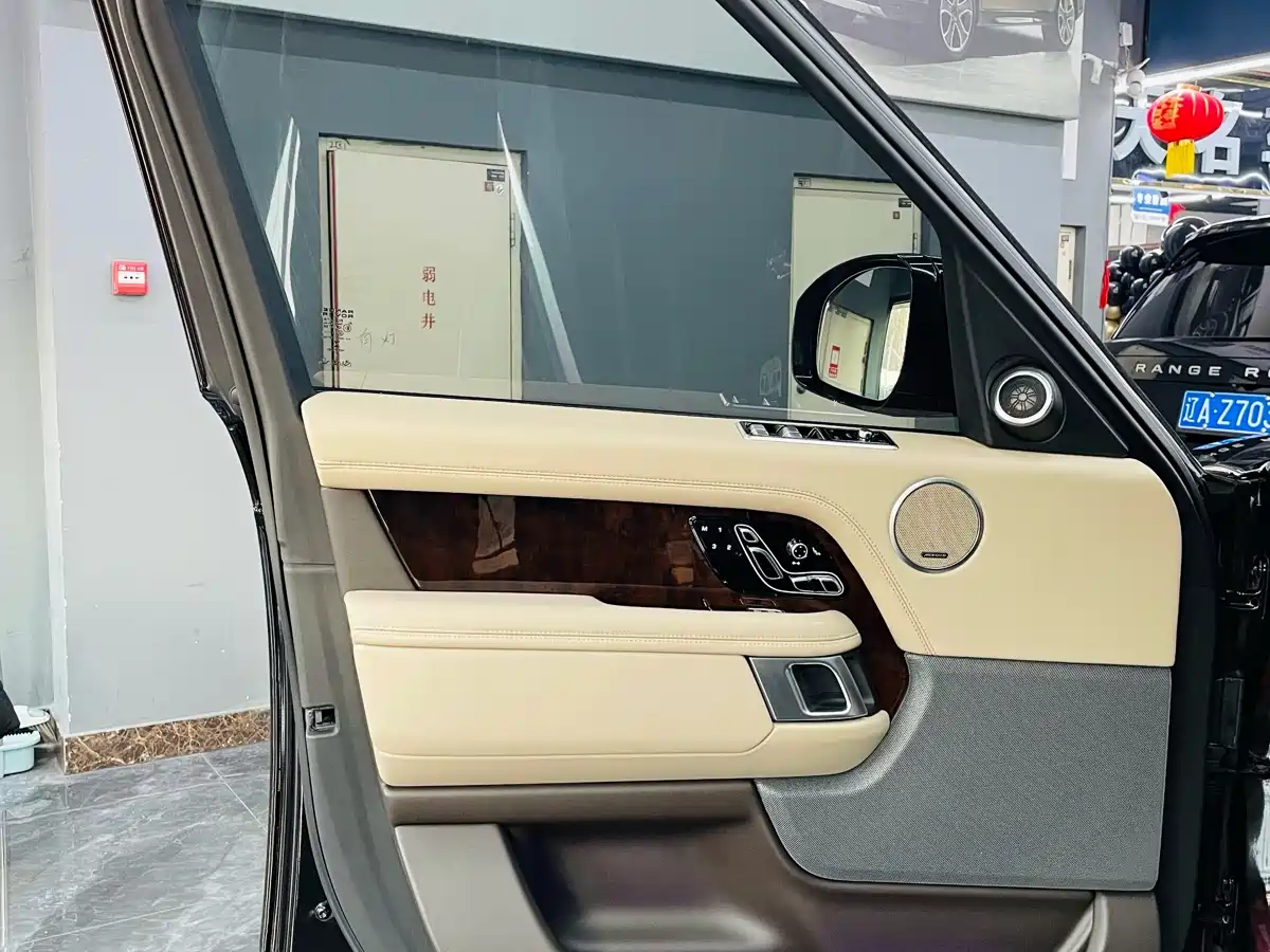 LAND ROVER RANGE ROVER