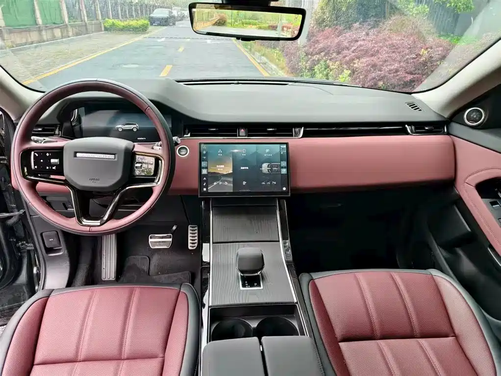 Land Rover Range Rover Evoque 2026 Range Rover Evoque L SE фото 9