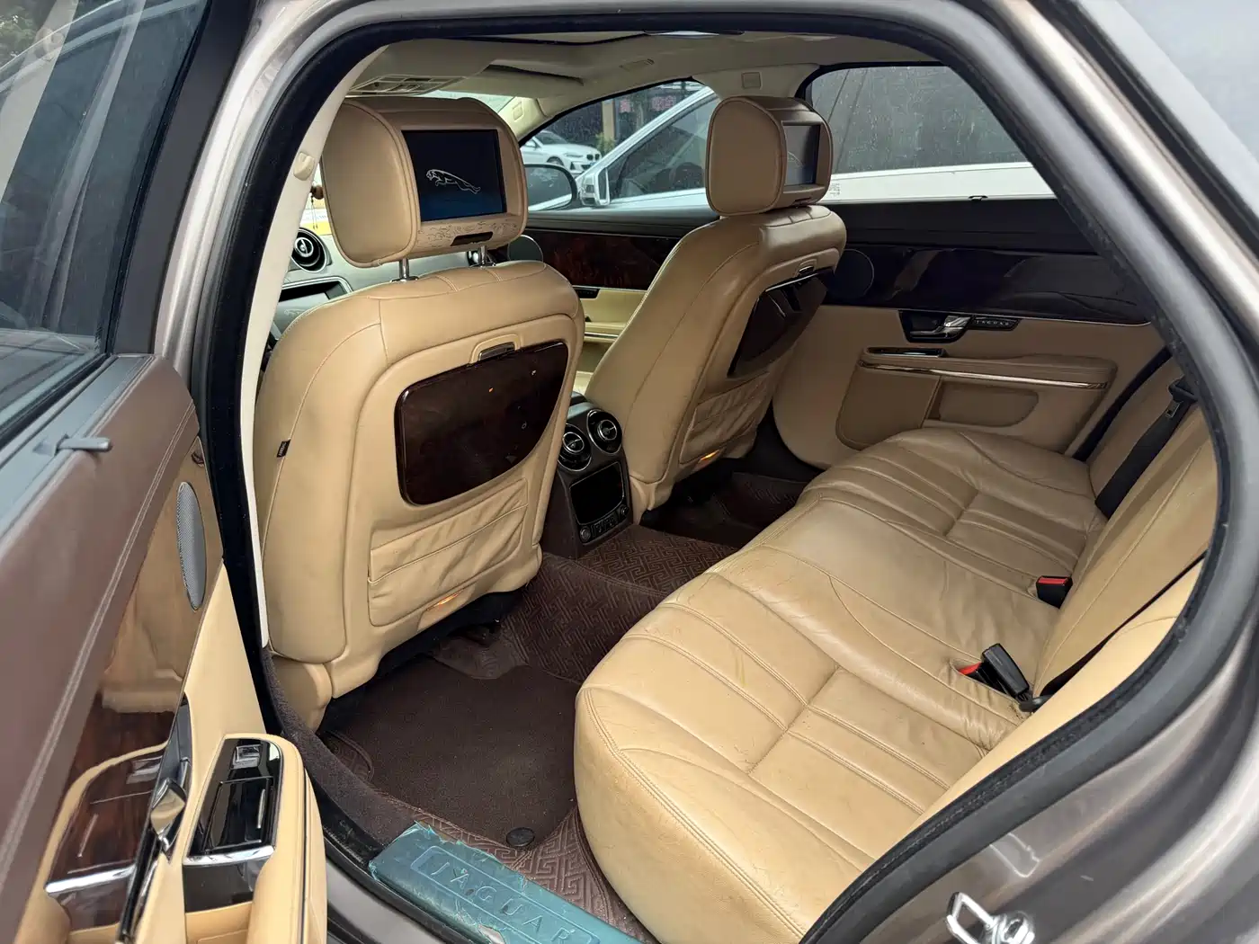 Jaguar XJ 2011 XJL 3.0 Panorama Business Edition фото 5
