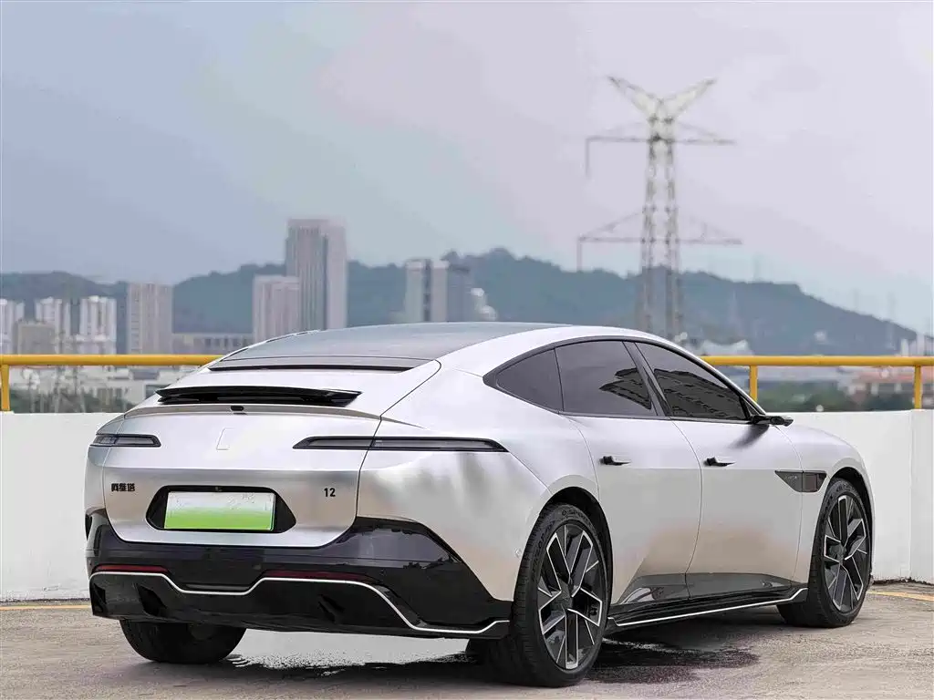 Avatr 12 2023 2023 650 Triple Laser AWD Performance Edition