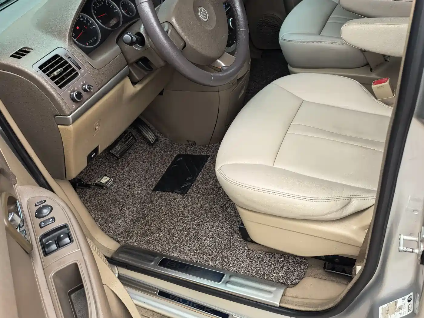 Buick GL8 2014 2.4L Classic Edition фото 5