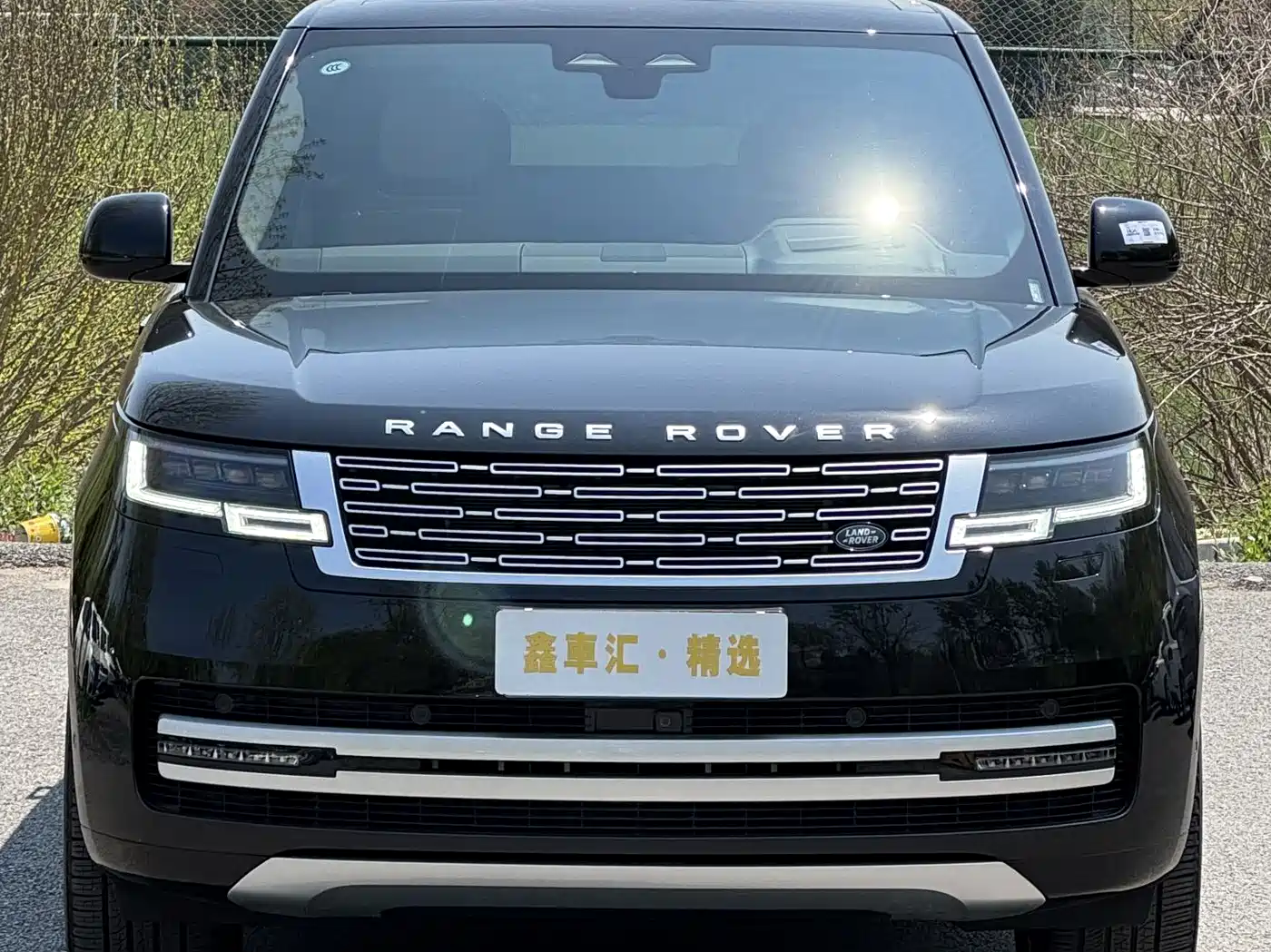 Land Rover Range Rover 2024 3.0 L6 400PS Genesis Extended фото 3