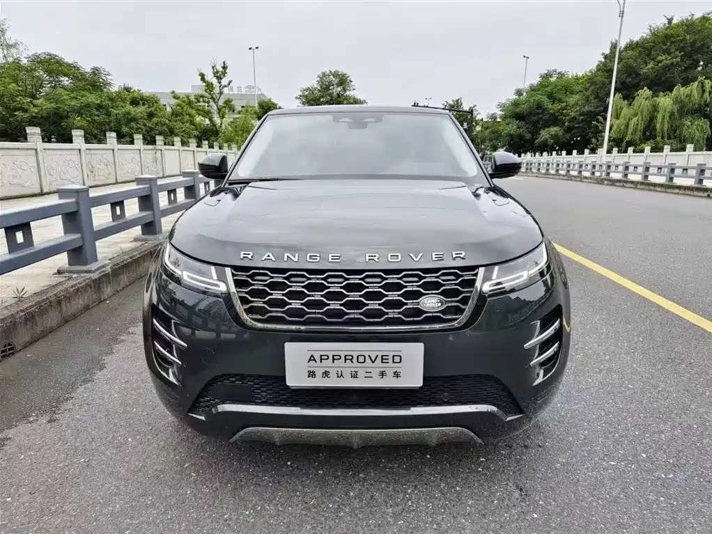Land Rover Range Rover Evoque 2026 Range Rover Evoque L SE фото 2