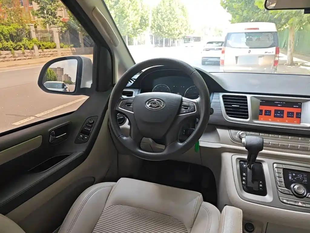 SAIC Maxus Maxus G10 2019 2019 Facelift PLUS 2.0T Automatic Elite Edition China VI