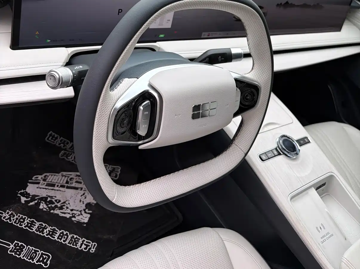 Geely Galaxy Galaxy E8 2024 2024 665km RWD Starship Voyager Edition
