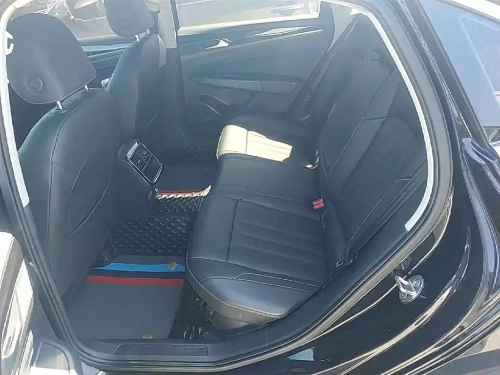 Volkswagen Passat 2019 Model 280TSI Business Edition China VI фото 17