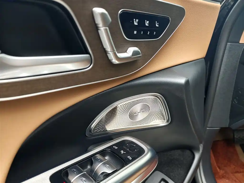 Mercedes-Benz E-Class 2025 E 300 L Luxury фото 12