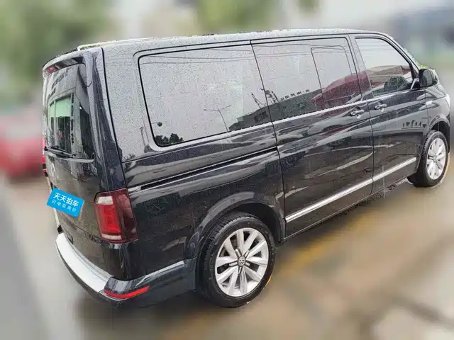 Volkswagen Multivan 2019 2.0TSI 2WD Luxury 7-seater — фото 2