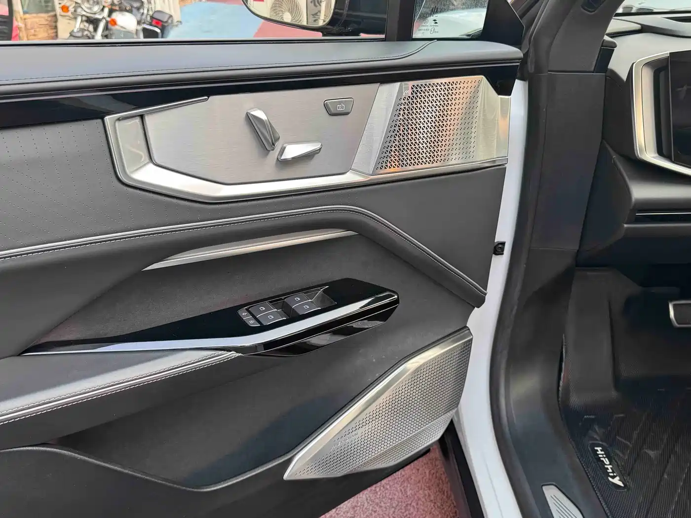 HiPhi GAO HE HIPHI Y