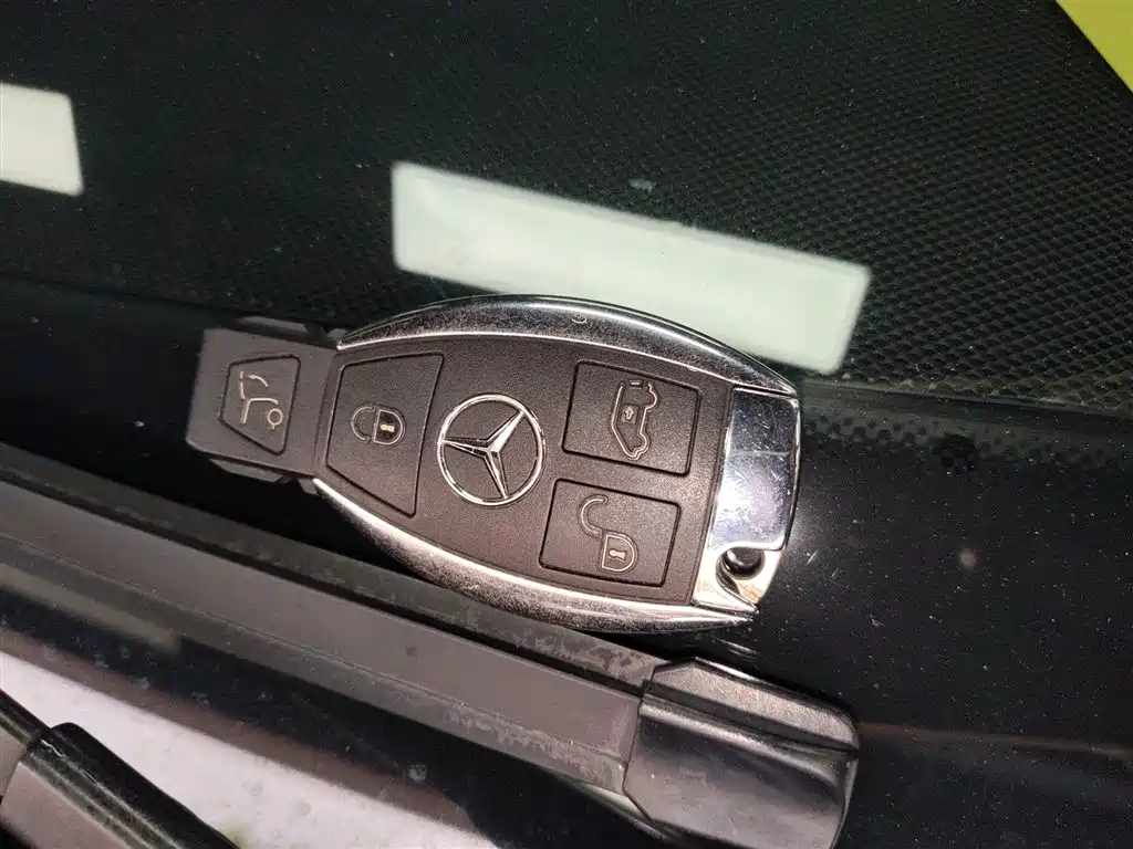 Mercedes-Benz V-Class 2020 Model V 260 L Long Wheelbase Luxury фото 9