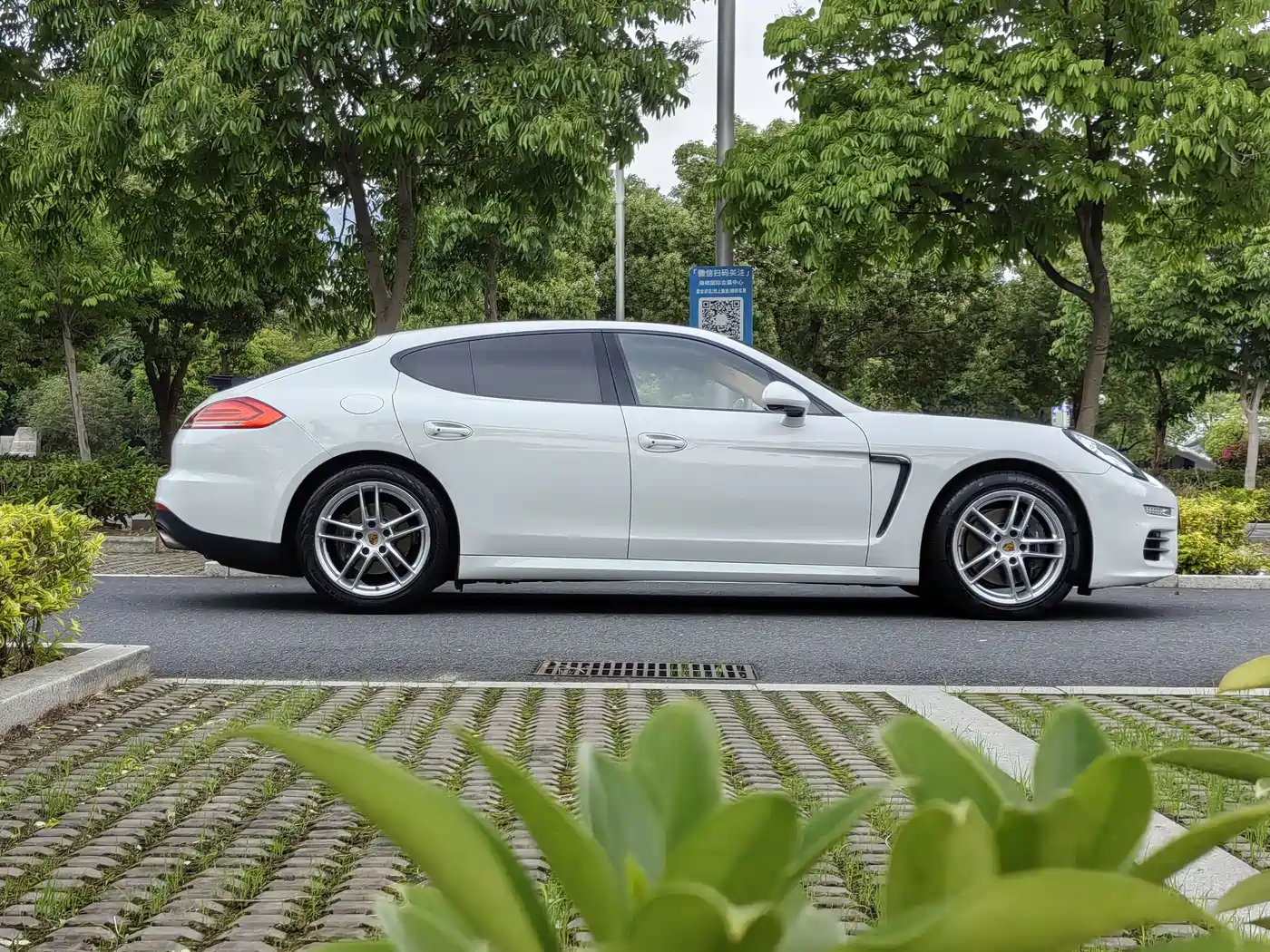 Porsche Panamera 2014 Panamera 4 3.0T фото 7