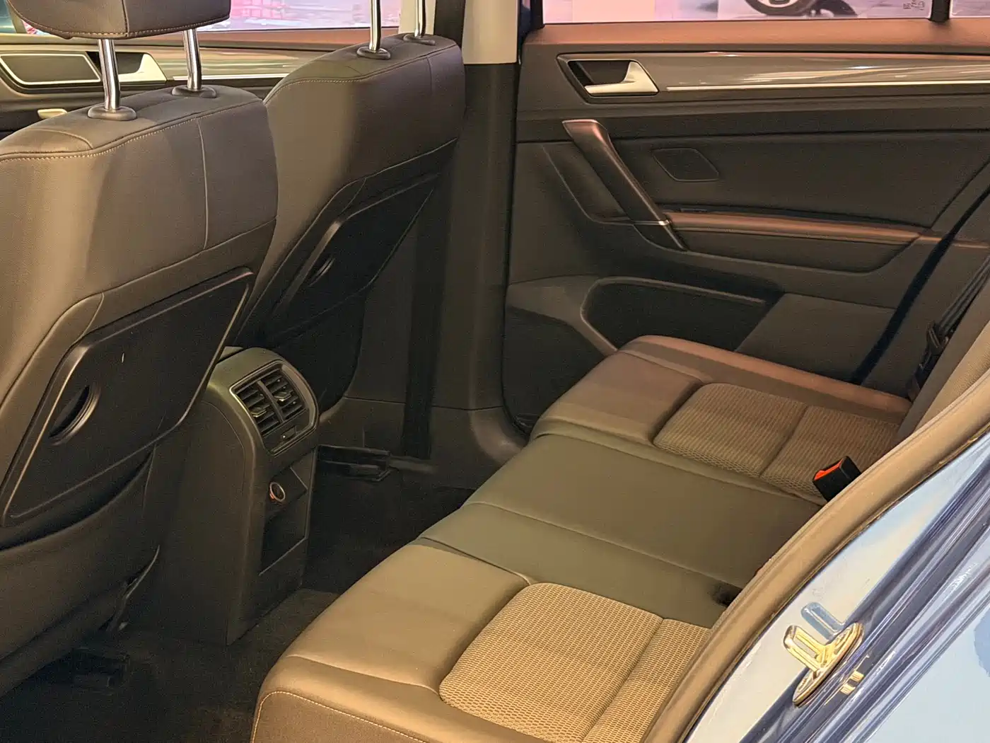 Volkswagen Golf Sportsvan 2018 230TSI Automatic Progressive фото 2