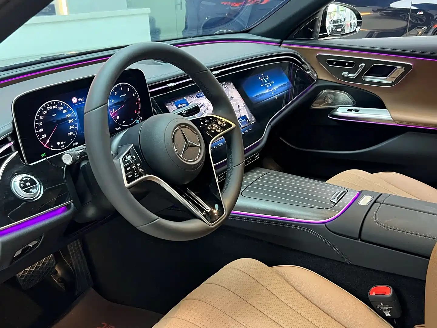 Фото 8 - Mercedes-Benz E-Class