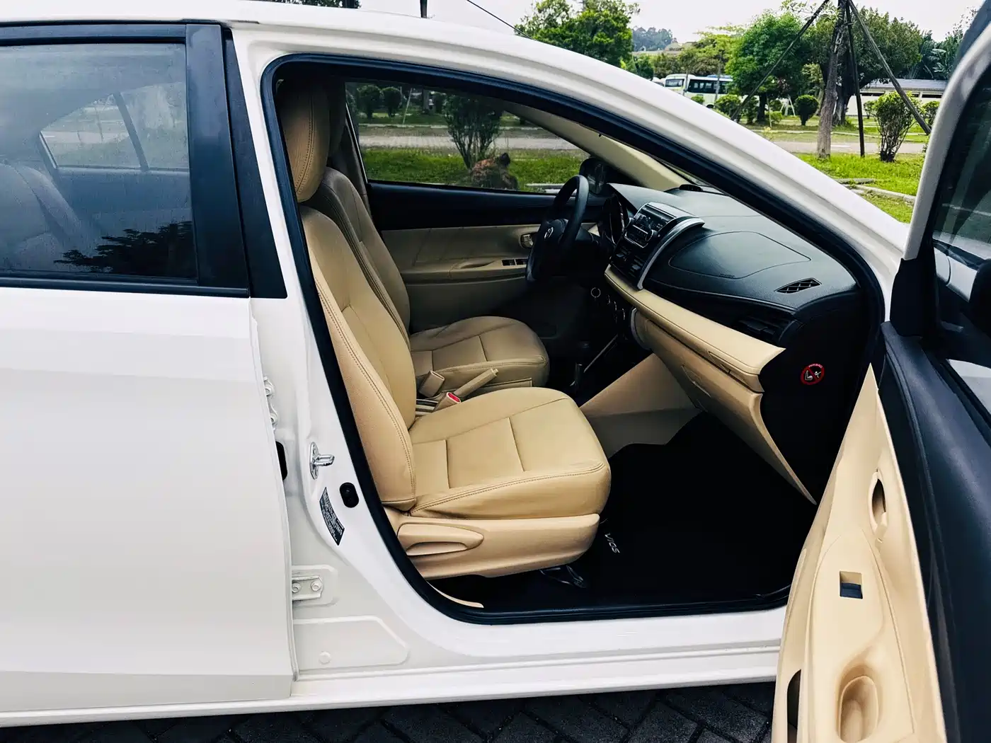 Toyota Vios 2016 1.5L Automatic Zhi Zhen Xing Yao Edition фото 11