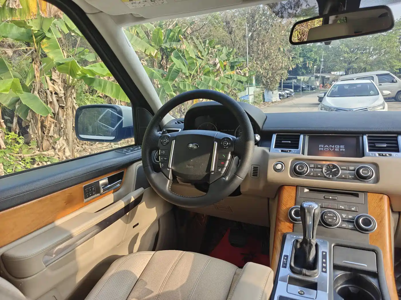 Land Rover Range Rover Sport 2011 3.0 TDV6 Diesel фото 12