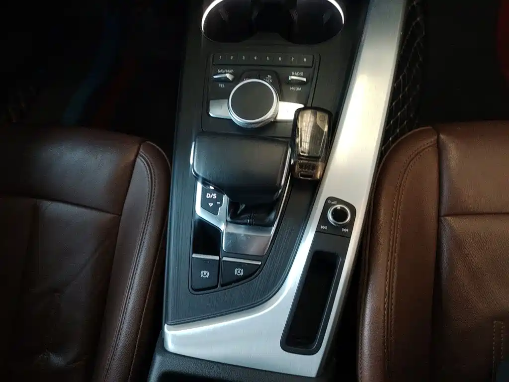 Audi A4L 2019 40 TFSI Fashion (China V) фото 10