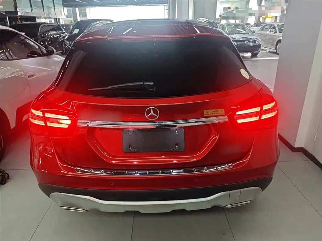 Mercedes-Benz GLA 2018 GLA 200 Dynamic фото 4