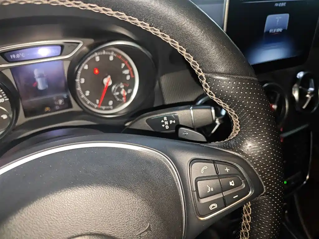 Mercedes-Benz GLA 2018 GLA 200 Dynamic фото 10